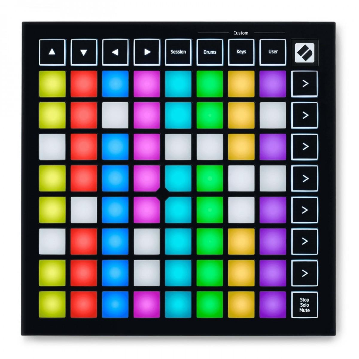 Controller Novation visto dall'alto, con una griglia di pad luminosi multicolore e pulsanti di controllo laterali.