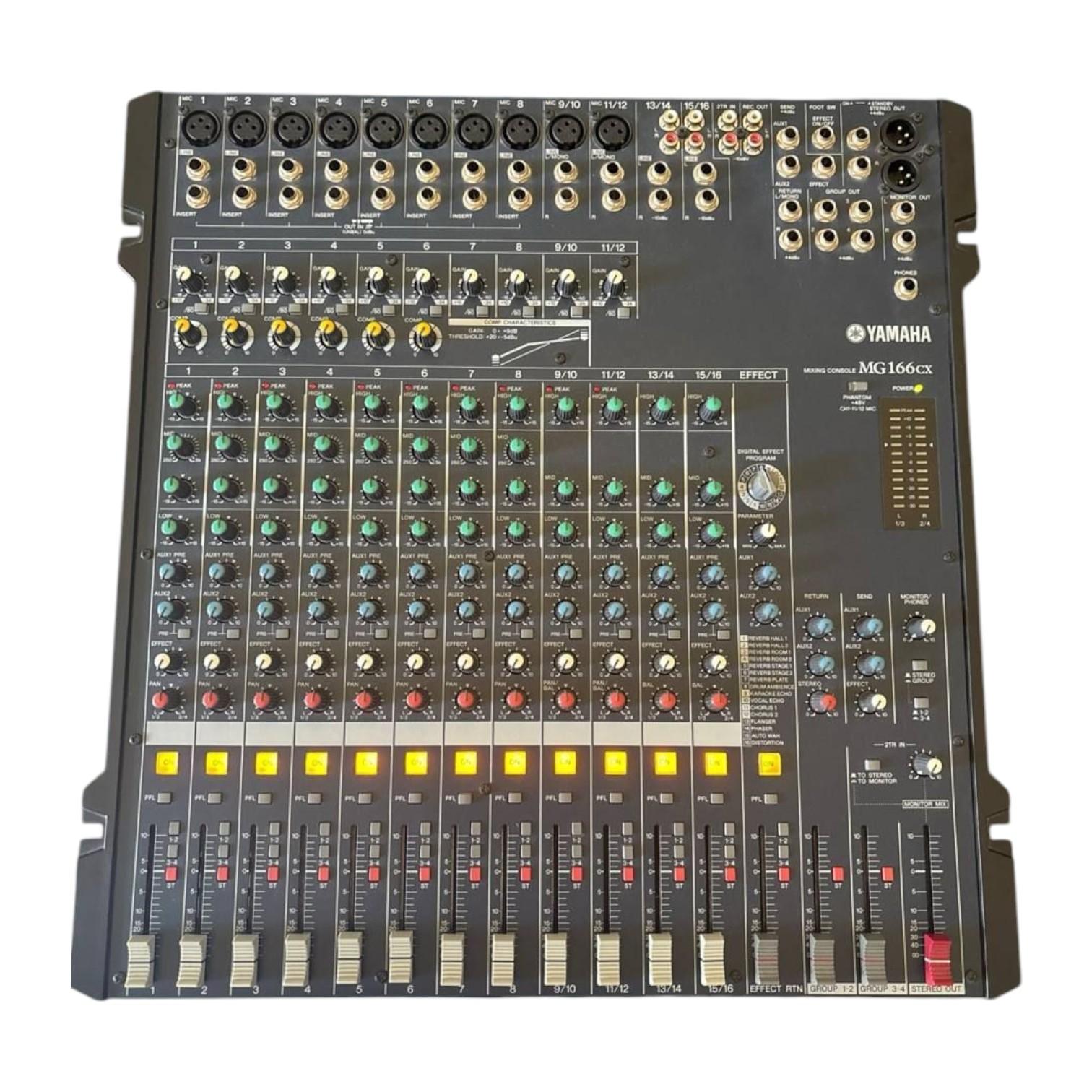 Mixer Yamaha MG166CX a 16 canali con effetti digitali integrati, vista dall'alto con controlli e connessioni input/output