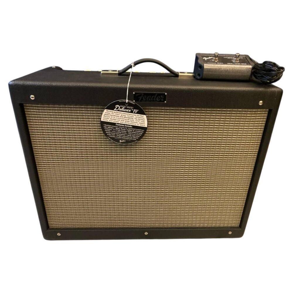 amplificatore valvolare Fender Hot Rod Deluxe IV per chitarra elettrica con footswitch incluso.