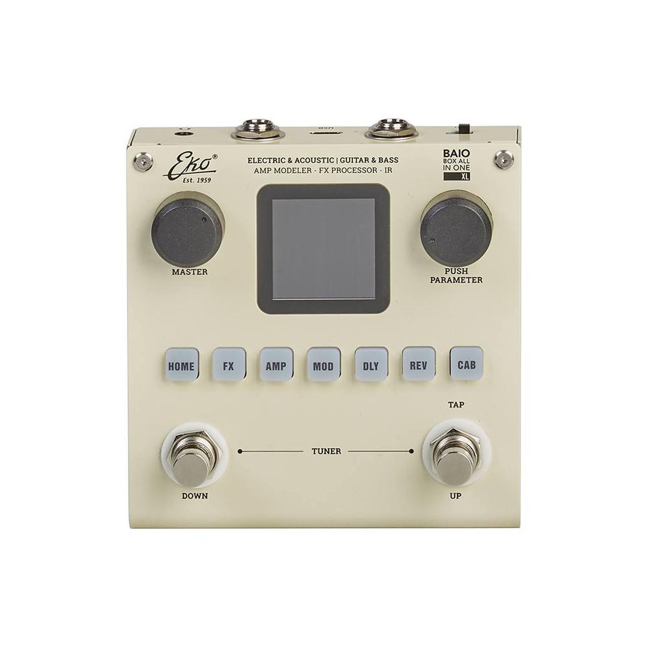 Pedale multieffetto Eko Baio XL visto frontalmente con schermo LCD e manopole di controllo