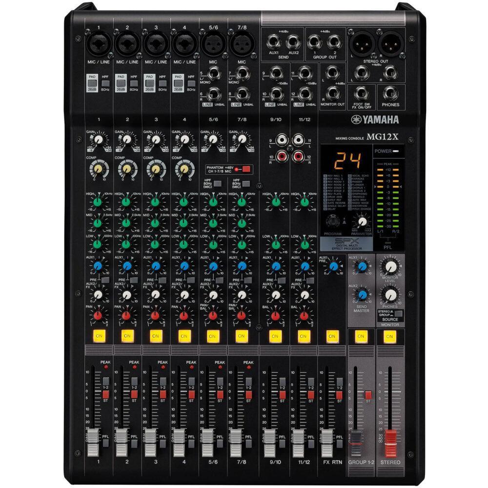Mixer audio Yamaha MG12X visto dall’alto con controlli, equalizzatori e fader dei canali
