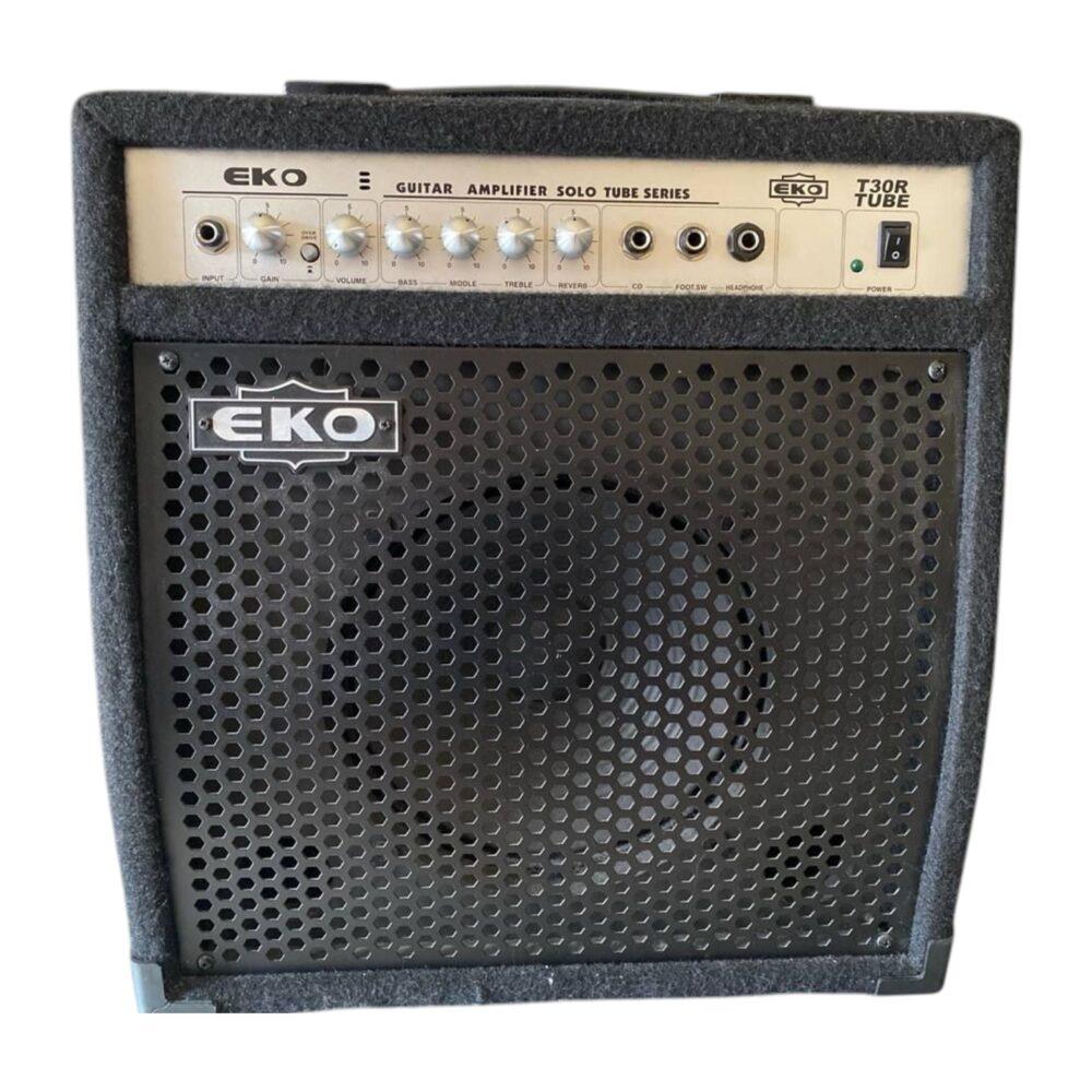 Amplificatore per chitarra EKO T30R Tube con pannello comandi frontale e griglia metallica