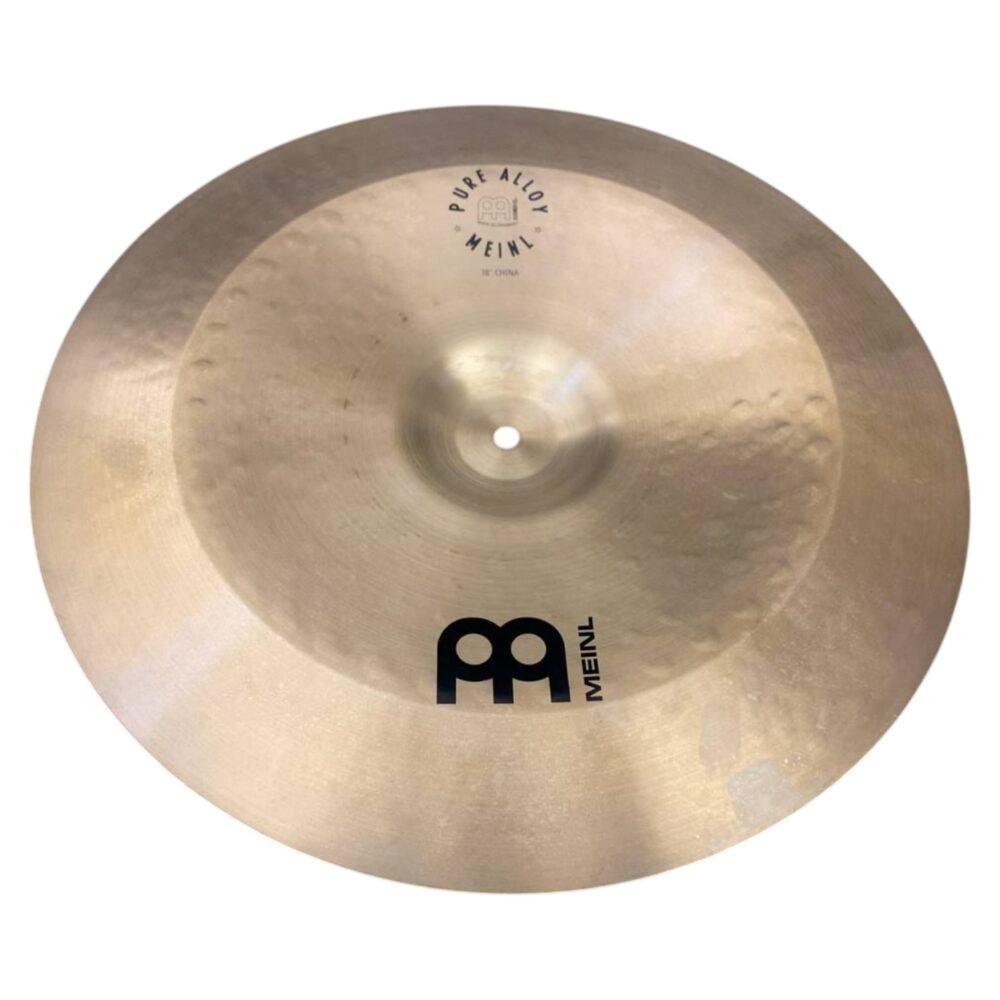 Piatto China Meinl Pure Alloy visto dall’alto con logo frontale